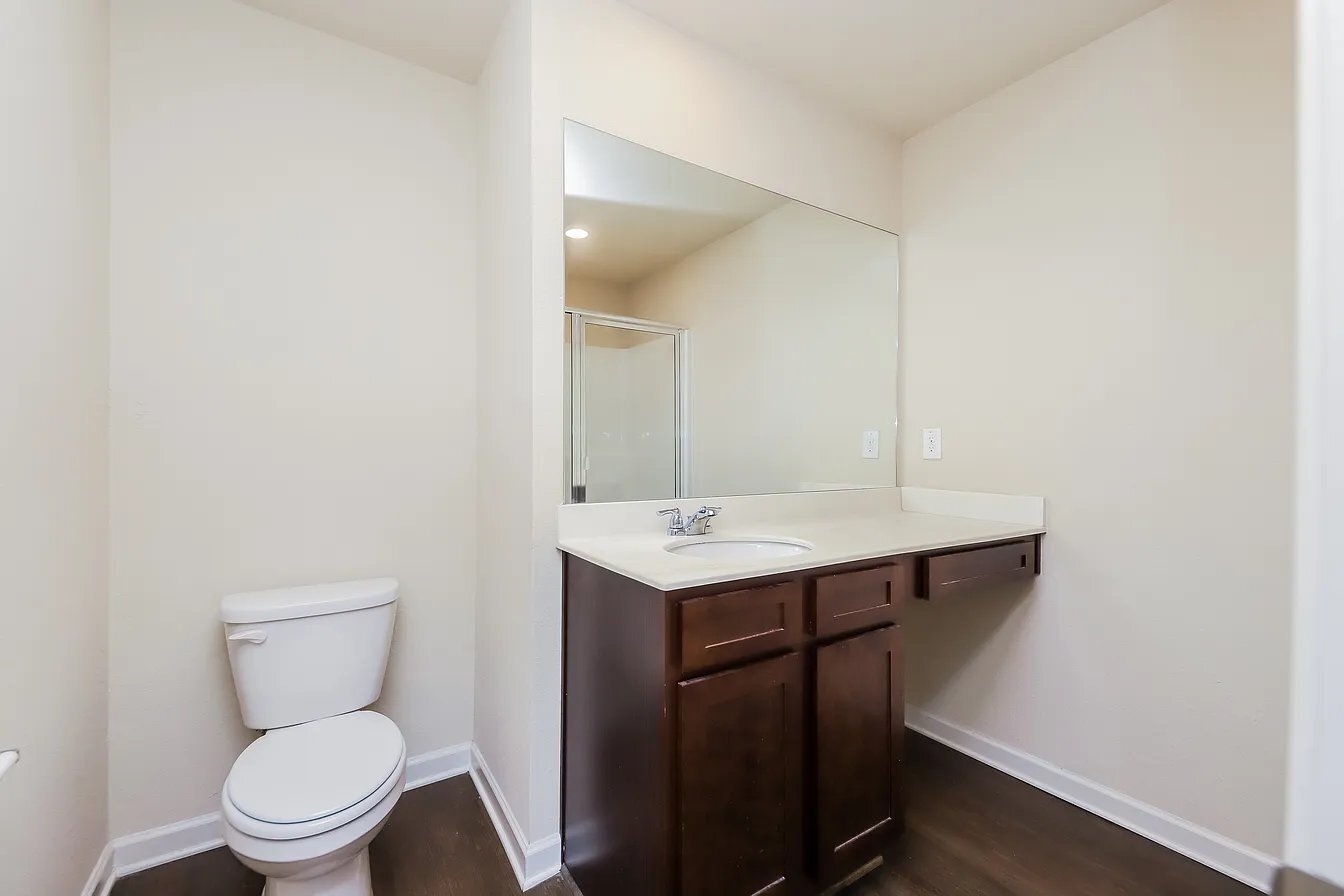 Building Photo - 706 Highwood Ln
