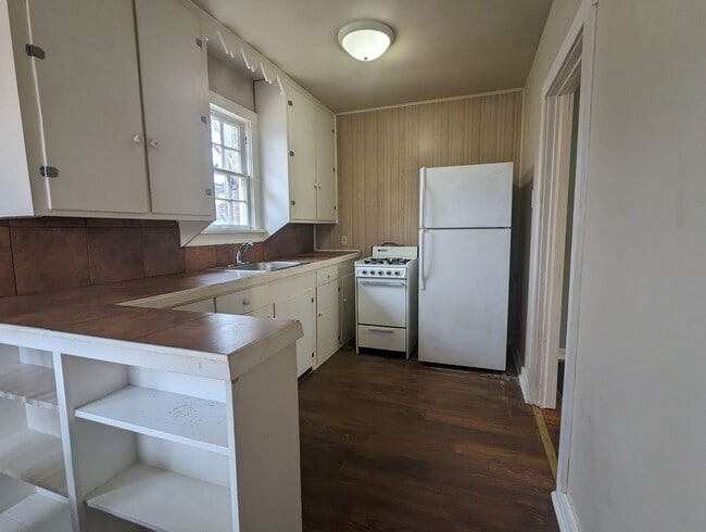 Building Photo - Garage Studio Apartment in Texarkana, Arka...