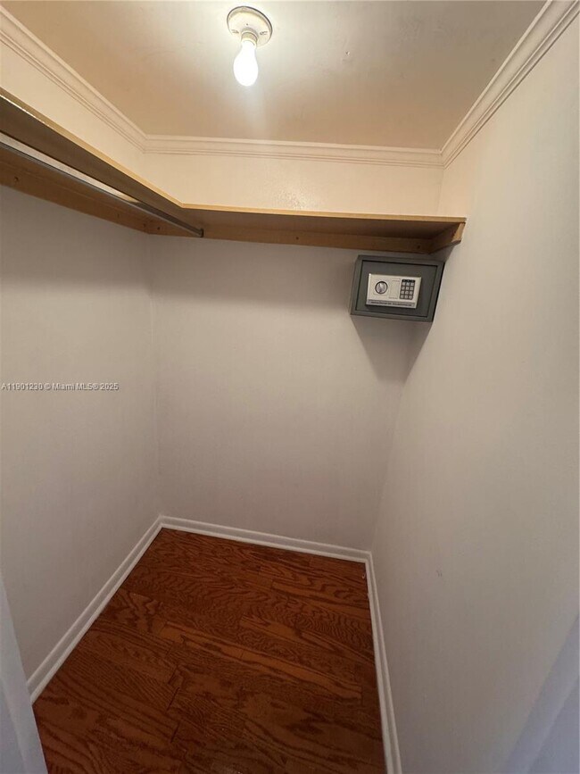 Building Photo - 5255 Collins Ave