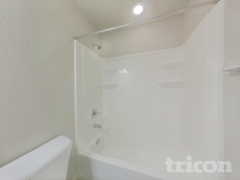 Building Photo - 705 Grissom Dr.