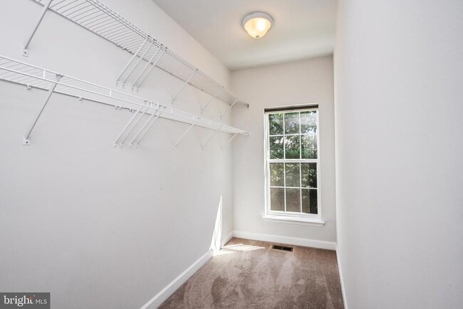 Building Photo - 4388 Fair Lakes Ct
