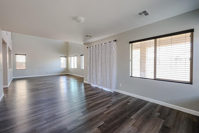 Building Photo - 16982 W Rio Vista Ln