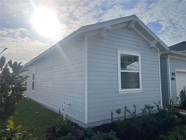 Building Photo - 1695 NW 44th Ct