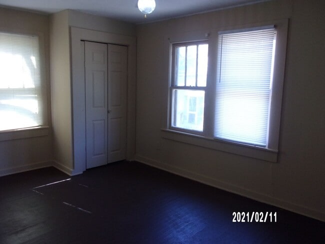 Building Photo - 2 Bedroom Apartment
