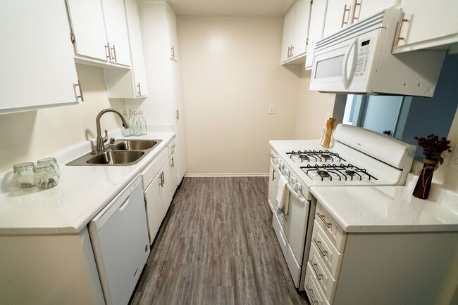 Interior Photo - 17211 Chatsworth Street