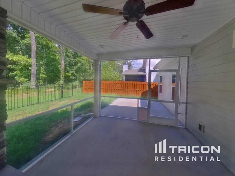 Building Photo - 1470 Cotillion Dr