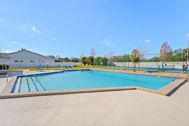 Building Photo - beautiful Sarasota 3 bedroom 2 bathroom ho...
