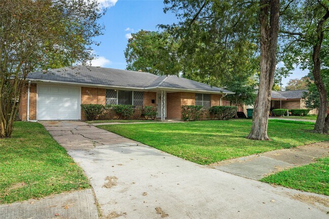 Building Photo - 4310 Ebbtide Dr