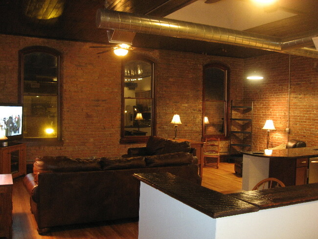 Building Photo - 177 Front St