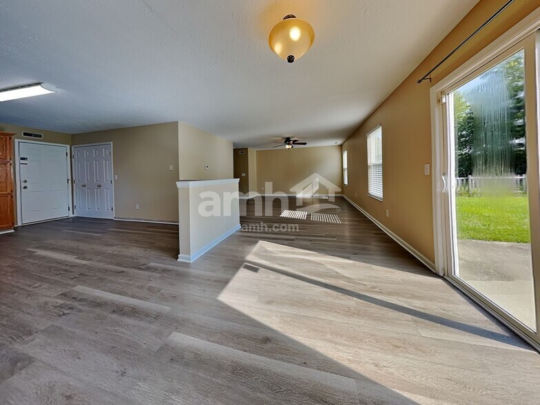 Building Photo - 5974 Marsh Cir