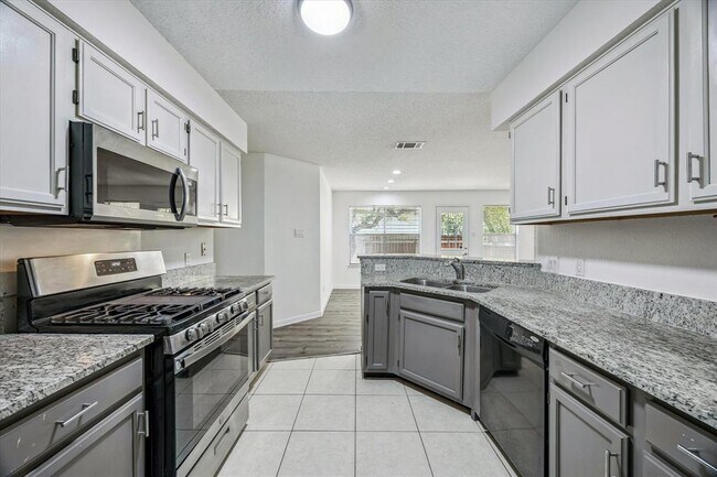 Building Photo - 3204 Blazing Star Trail