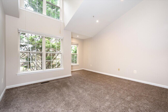 Building Photo - 77 Harbour Heights Dr