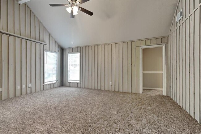 Building Photo - 11942 Hillbrook Dr