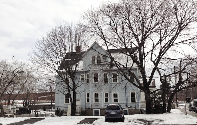 Building Photo - 35 Faneuil St