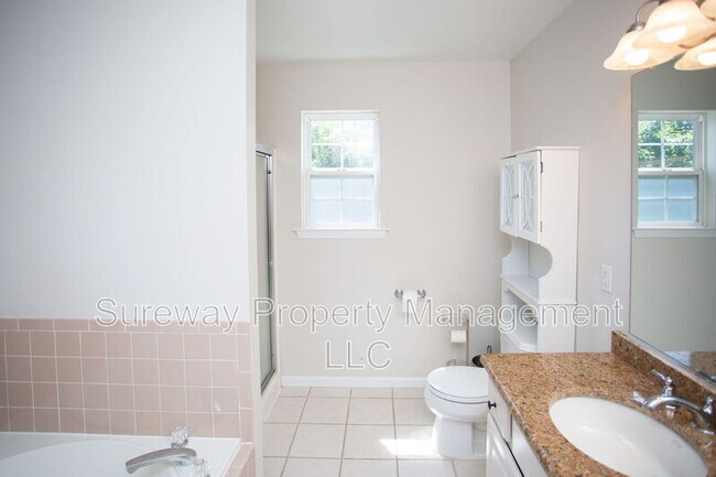 Building Photo - 24 Kathryn Ct