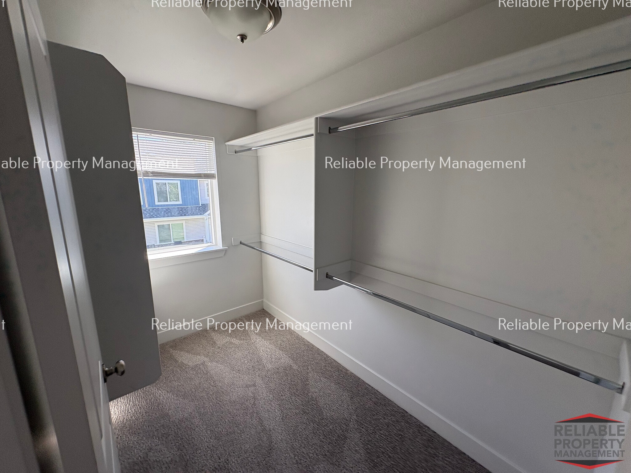 Building Photo - 156 S Emery Ln