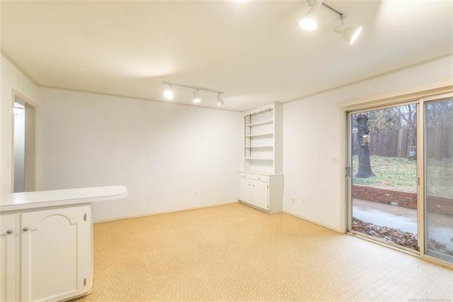 Building Photo - 2531 E Skelly Dr