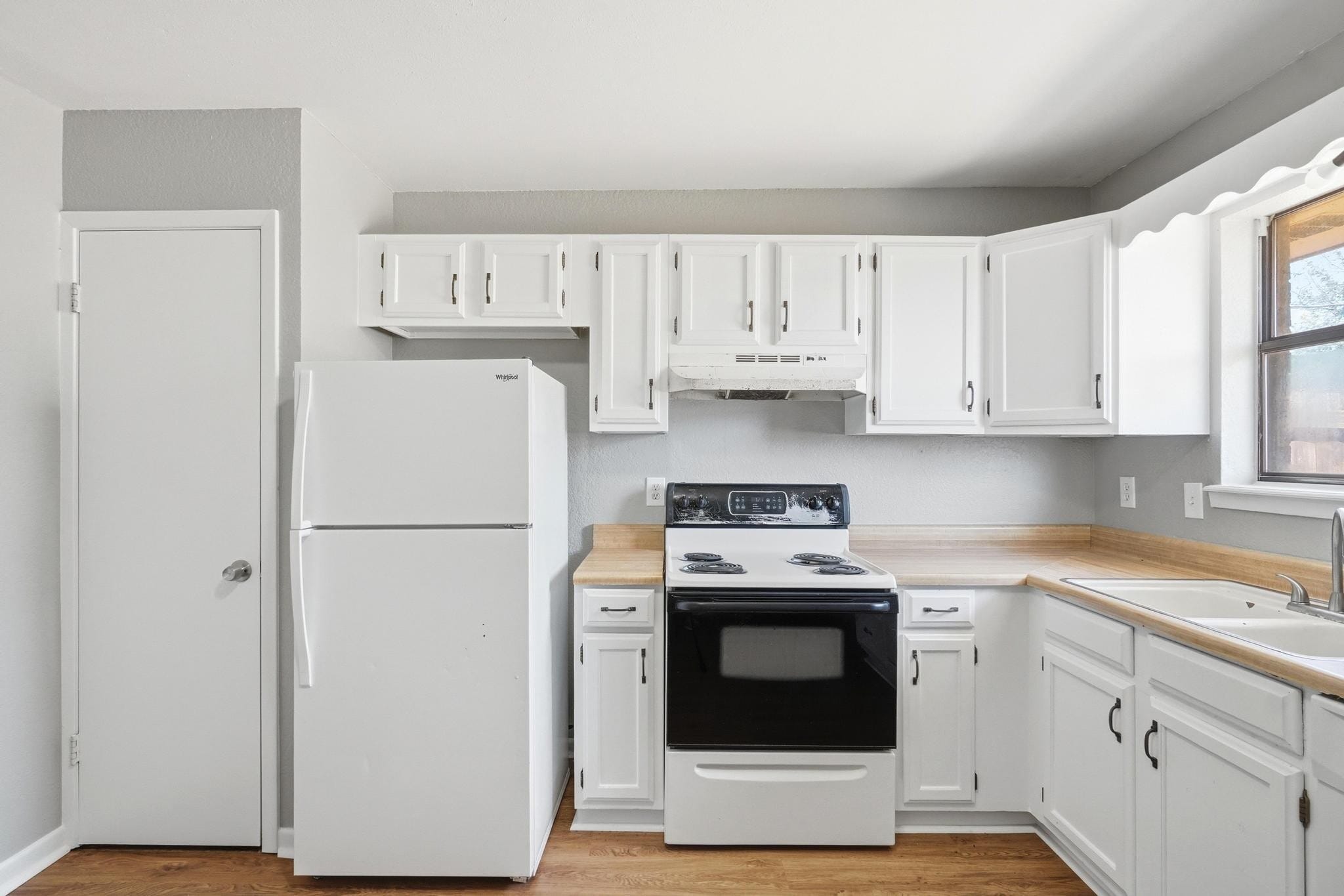 Building Photo - 2333 N Danville Dr