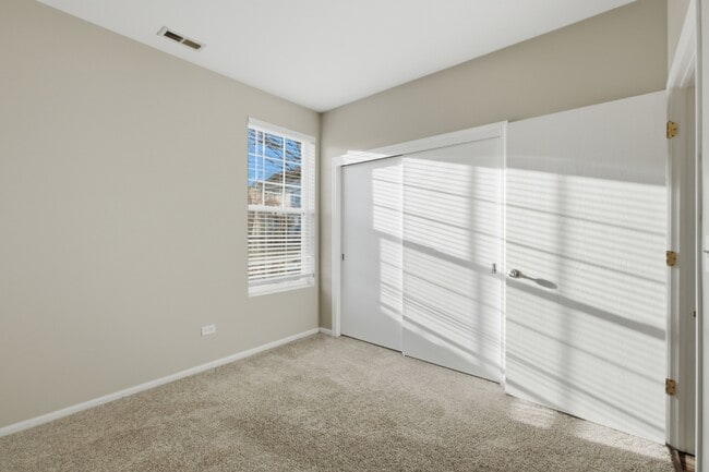 Building Photo - 1586 Millbrook Dr