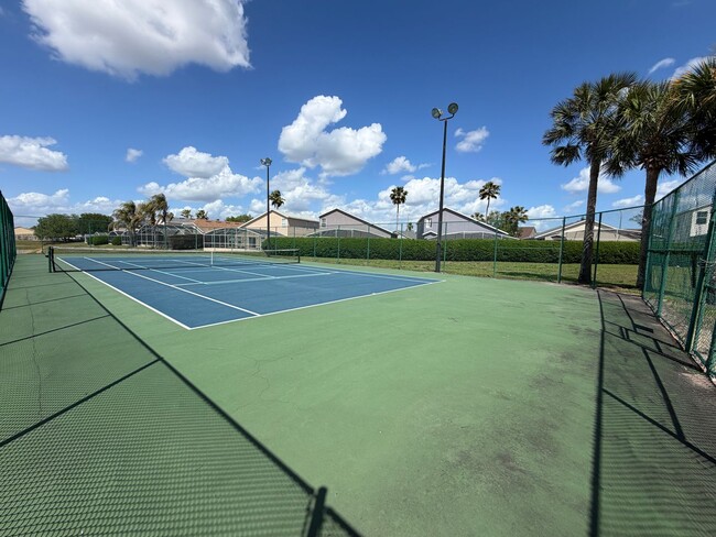 Building Photo - Private pool Single Family House 3 Beds 2 Baths, Resort Style Community. Easy access to Champions...