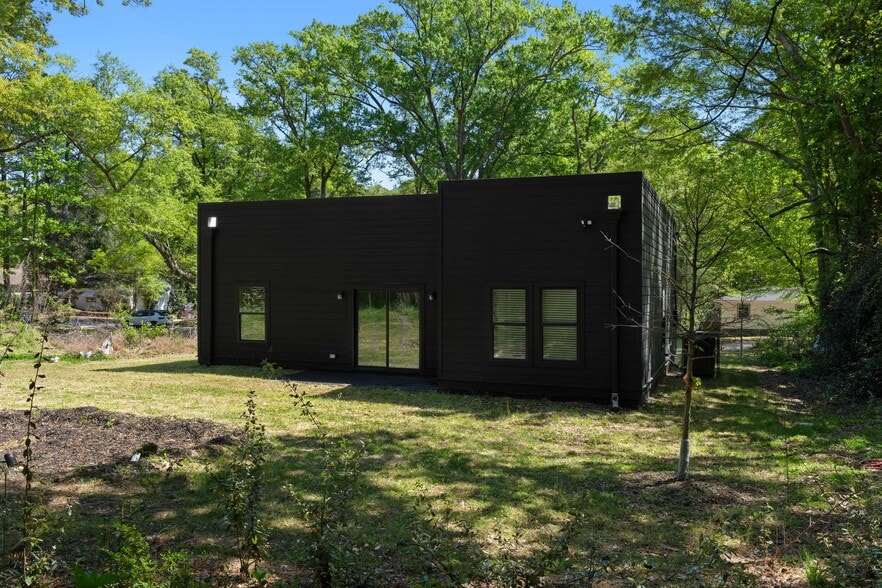 Building Photo - 101 Howell Dr SW