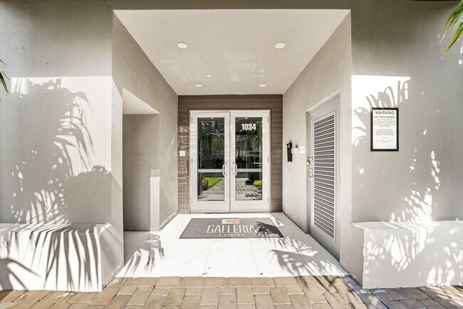 Building Photo - 1034 NE 18th Ave