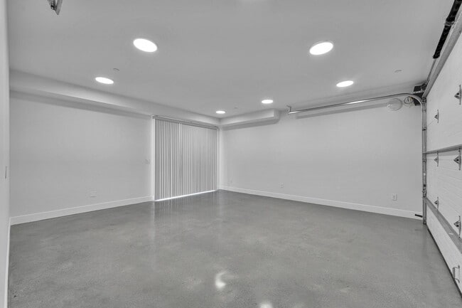 Building Photo - Modern Brand new 5-Bedroom Home for Lease ...