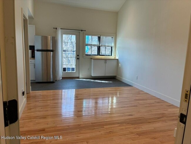 Building Photo - 217 State St