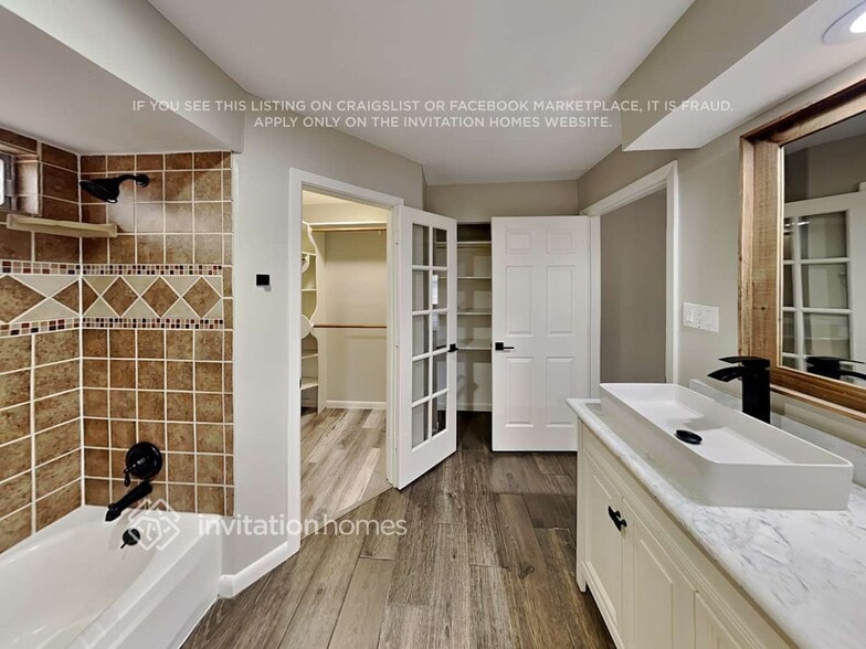 Building Photo - 15607 Oldridge Dr