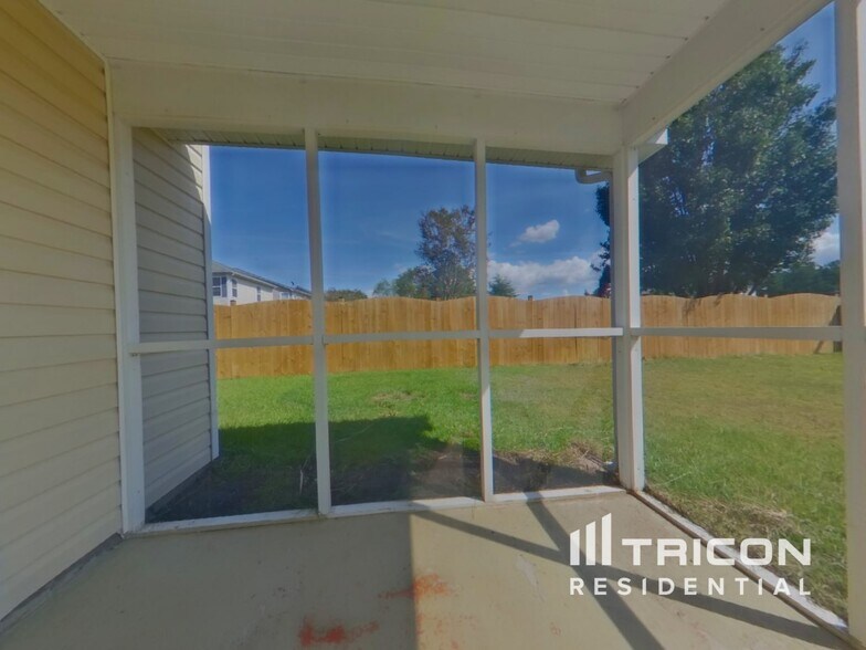 Building Photo - 379 Charter Oak Ct