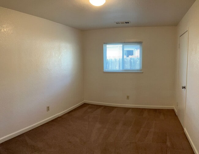 Building Photo - 2700 Whitcomb Way