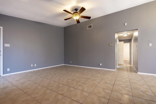 Building Photo - 9009 Sawtooth Ln