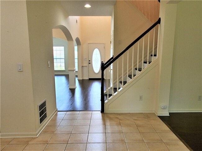 Building Photo - 432 Collins Glen Ct