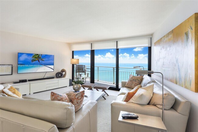 Primary Photo - 3000 N Ocean Dr