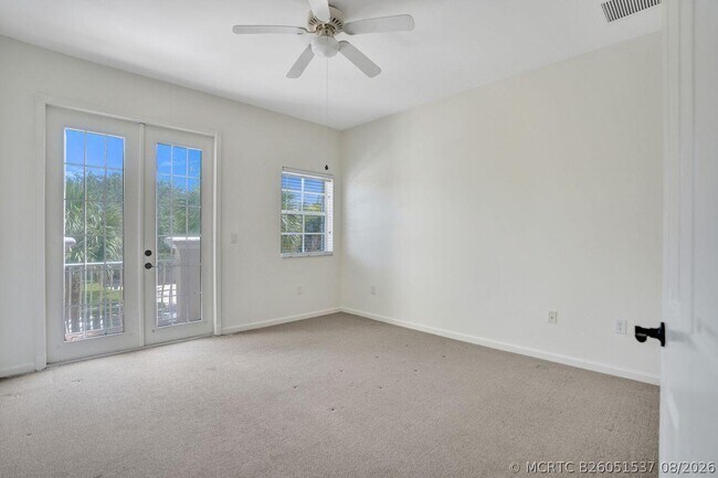 Building Photo - 606 W Circle Dr