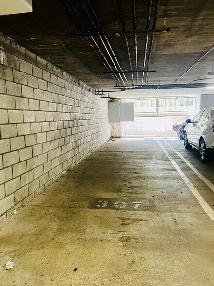 Building Photo - 24149 Del Monte Dr