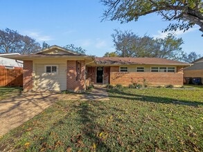 Building Photo - Charming 4BR/2BA Home in Dallas