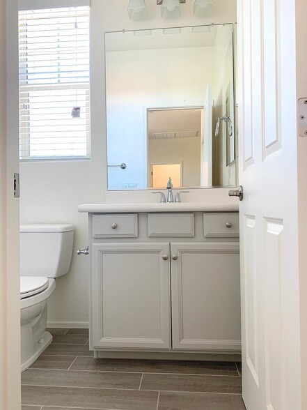 2nd Bath with Tub/Shower - 2548 N 149th Ave