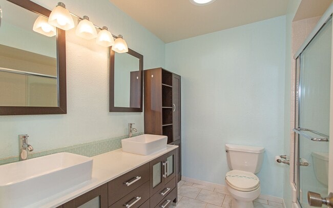 Building Photo - Charming 4 bedroom Home in Oceanside