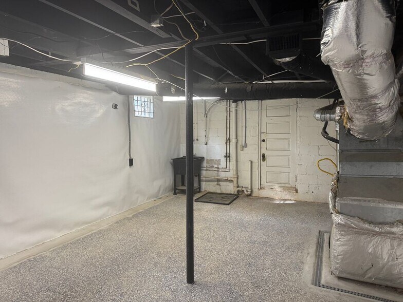 Building Photo - 1015 Avondale Ave SE