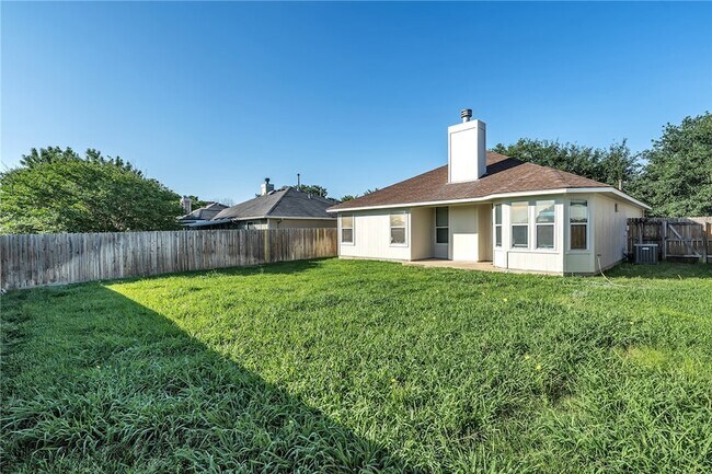 Building Photo - 3715 Westfield Dr