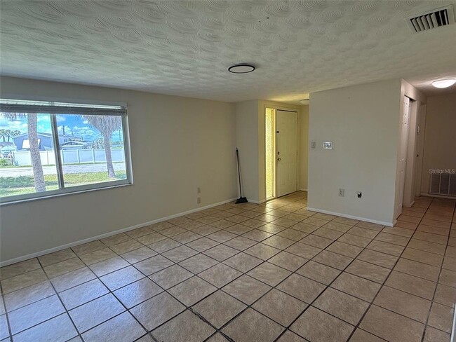 Building Photo - 5405 Riverside Dr