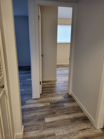 Hall - 1405 Tappan Cir