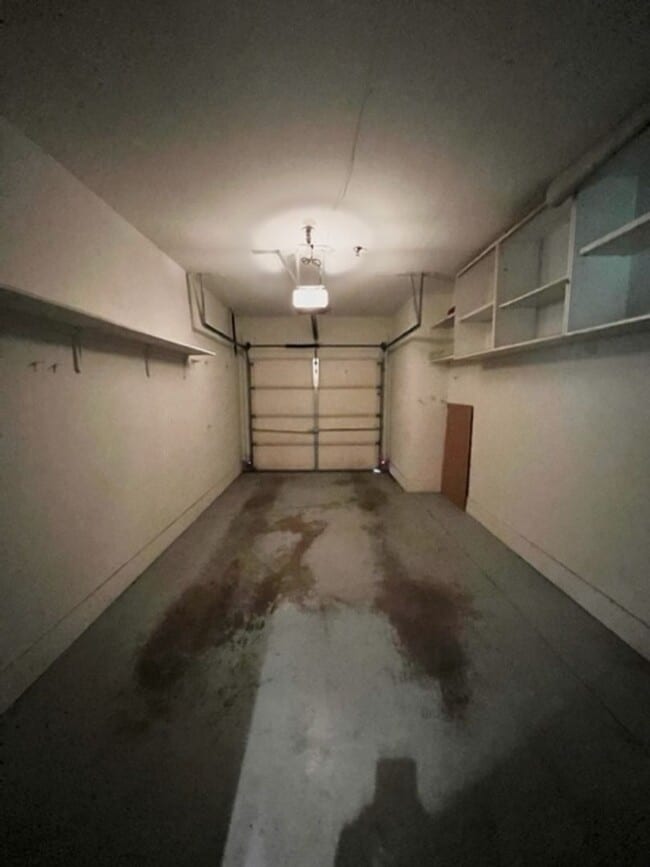 Building Photo - Beautiful 3 BR 2 FB condo with its own garage and driveway