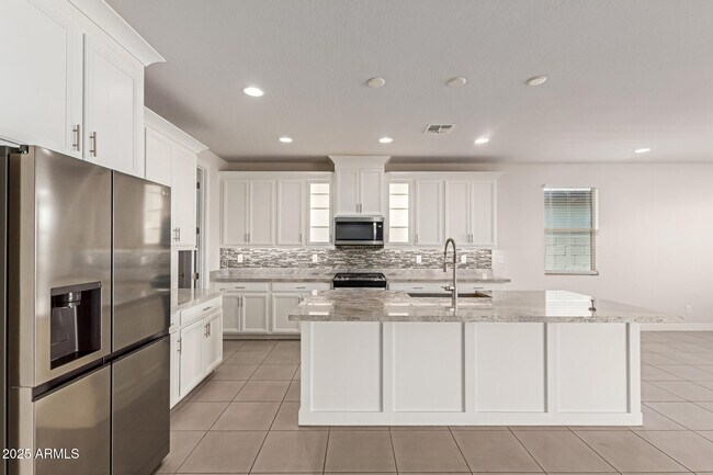 Building Photo - 6918 W Winston Dr