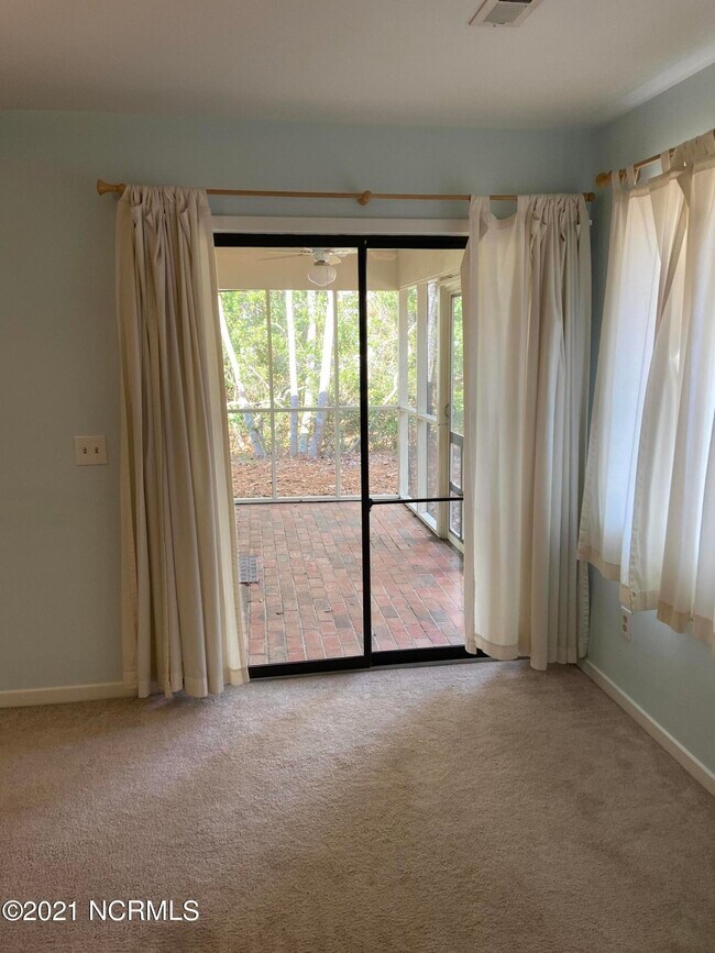 Building Photo - 1507 Military Cutoff Rd