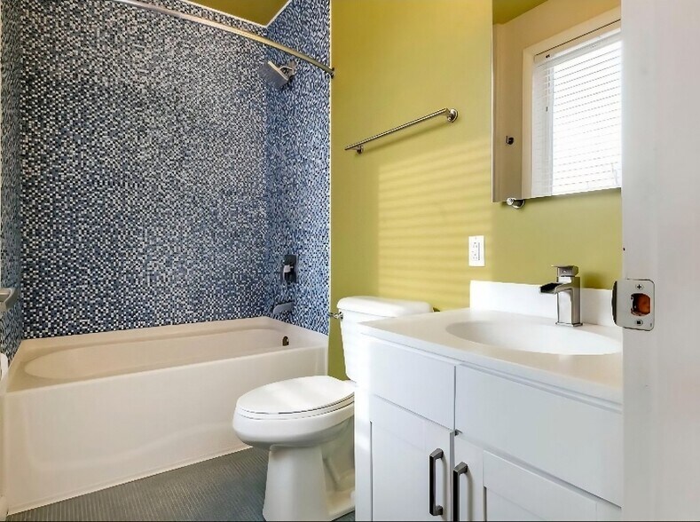 Building Photo - 3647 Penn Ave