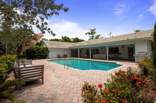 Building Photo - 12327 Quercus Ln