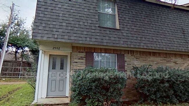 Building Photo - 2902 S Fielder Rd