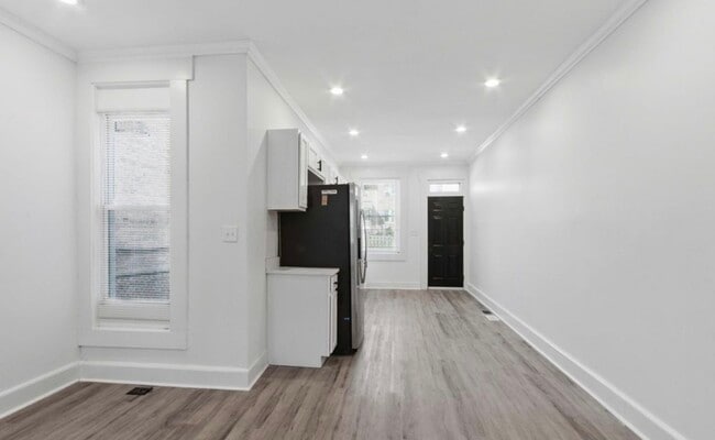 Building Photo - 2582 Edmondson Ave